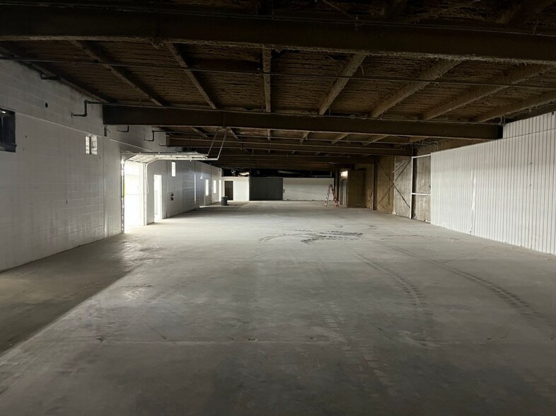 More Photos Of 1 Industrial Dr, Sweetwater Service For Sale