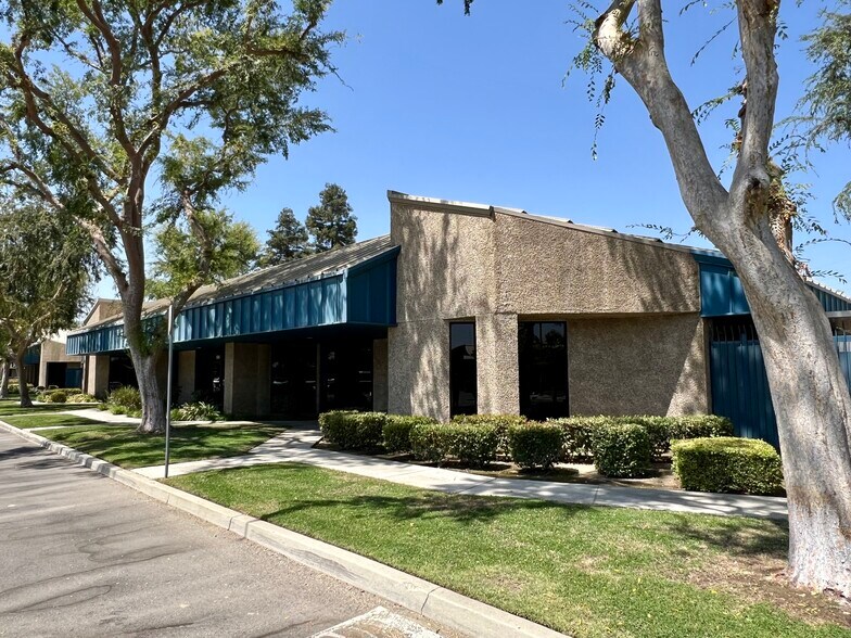 Primary Photo Of 4300 Stine Rd, Bakersfield Office For Lease