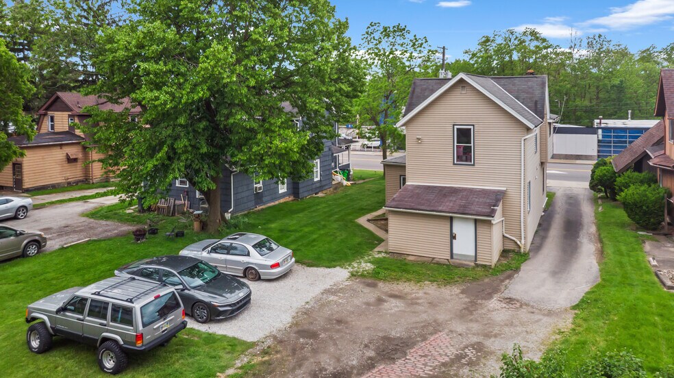 More Photos Of 579 Broadway Ave, Bedford Apartments For Sale