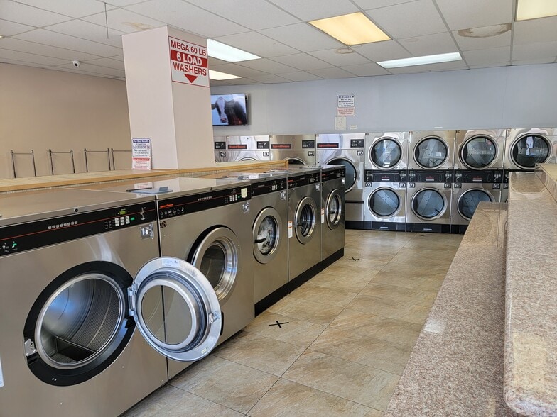 More Photos Of 1110-1112 S Long Beach Blvd, Compton General Retail For Sale