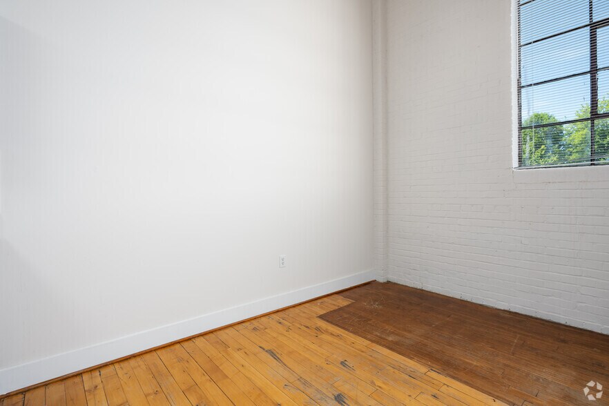 More Photos Of 614 Lynn St, Danville Apartments For Lease