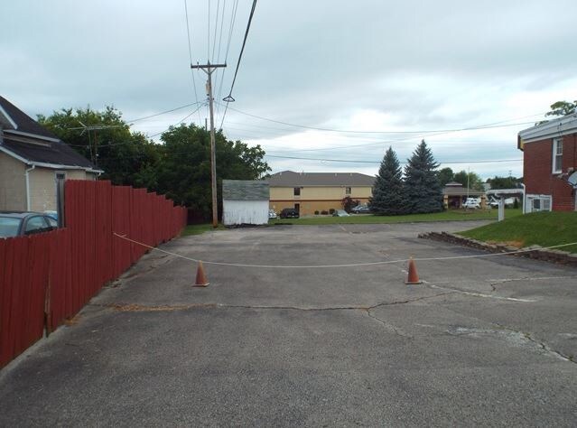More Photos Of 1111 N Main St, Bellefontaine Office For Sale