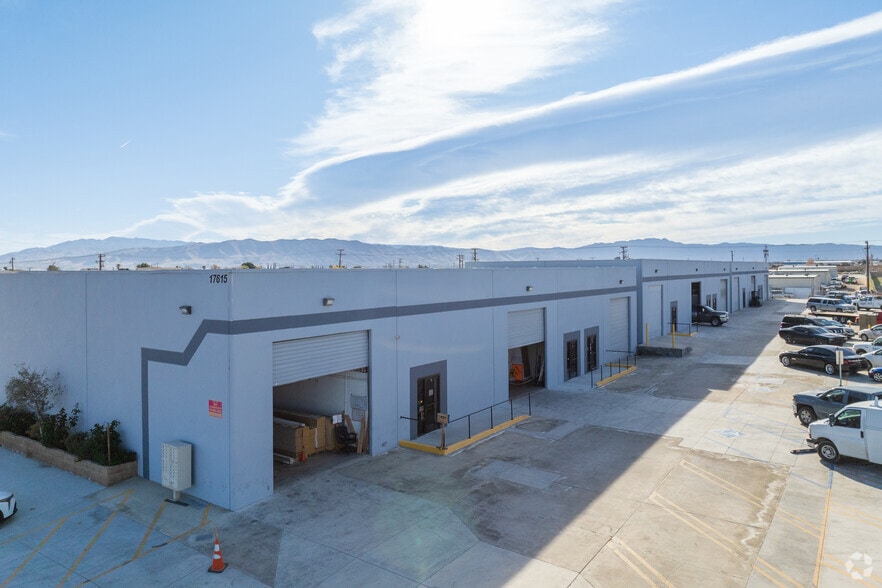 More Photos Of 17615 Alder St, Hesperia Warehouse For Lease