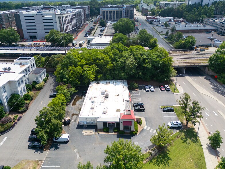 More Photos Of 200 W Peace St, Raleigh Freestanding For Lease