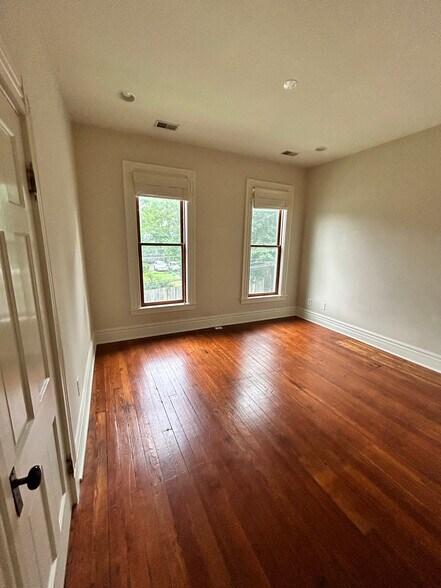 More Photos Of 152 E Fourth St, Lexington Apartments For Sale