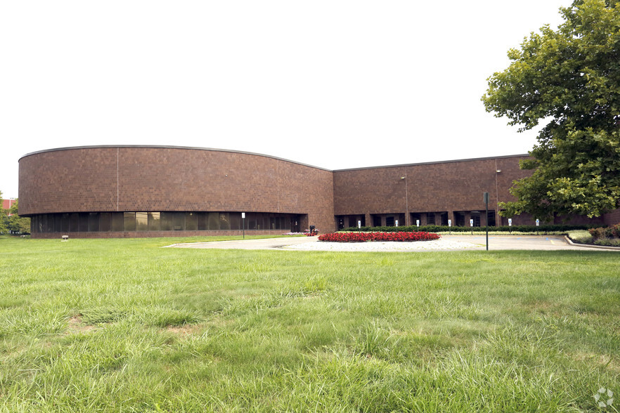 Primary Photo Of 100 Herrod Blvd, South Brunswick Warehouse For Lease