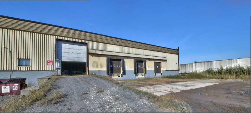 More Photos Of 35-75 Rue De L'acier, Coteau-du-lac Manufacturing For Lease