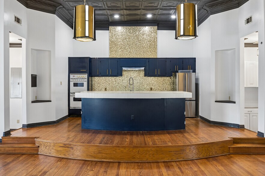More Photos Of 2602 Kings Rd, Dallas Religious Facility For Sale