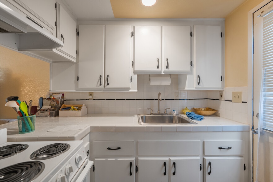 More Photos Of 646 S Grand St, Orange Apartments For Sale