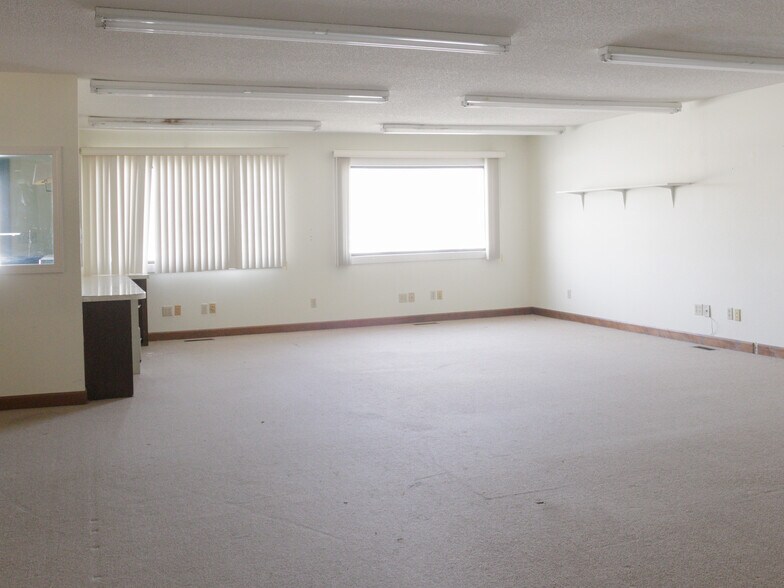 More Photos Of 212 W Water St, Plymouth Office Residential For Lease