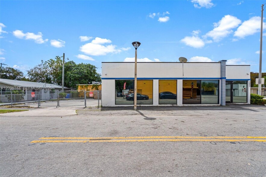 More Photos Of 4885 NW 7th Ave, Miami Office For Sale