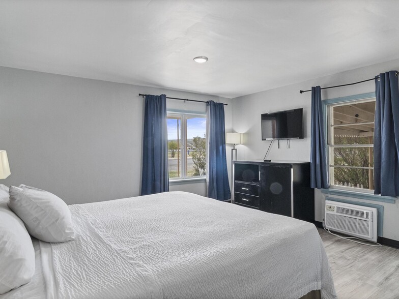 More Photos Of 180 E Center St, Panguitch Hotel For Sale