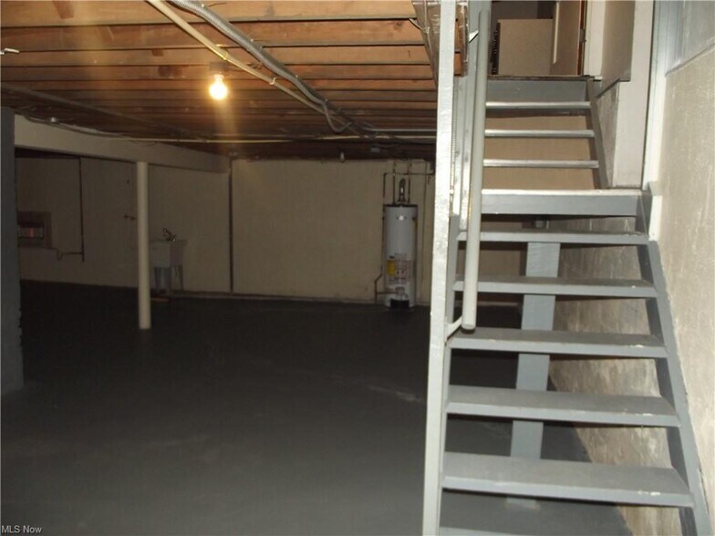 More Photos Of 17051 Libby Rd, Maple Heights Storefront Retail Residential For Lease