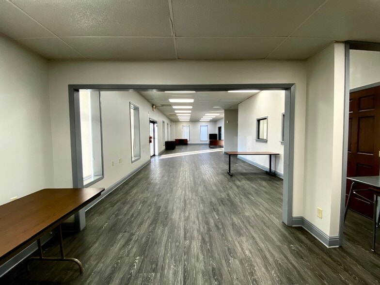 More Photos Of 1523-1529 Cliff Gookin Blvd, Tupelo Office For Lease