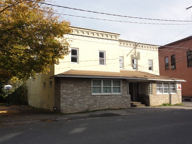 More Photos Of 112 Center St, Canastota Office For Lease