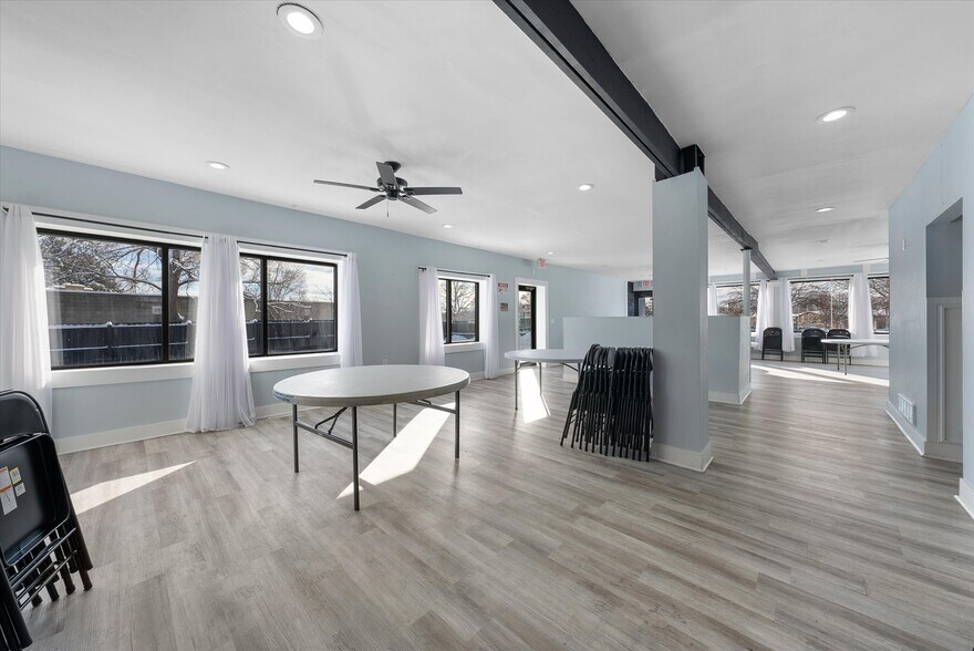 More Photos Of 7518 W Fond Du Lac Ave, Milwaukee Freestanding For Sale