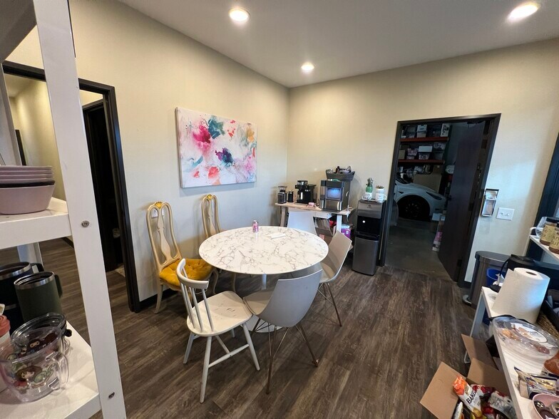 More Photos Of 13227 Saticoy St, North Hollywood Warehouse For Lease