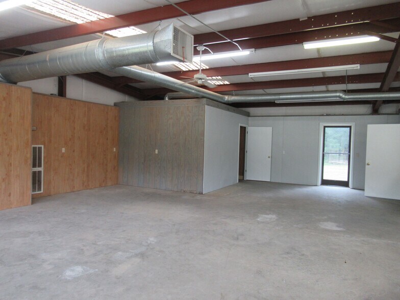 More Photos Of 220 SE Pike Rd, Sumter Garden Center For Lease