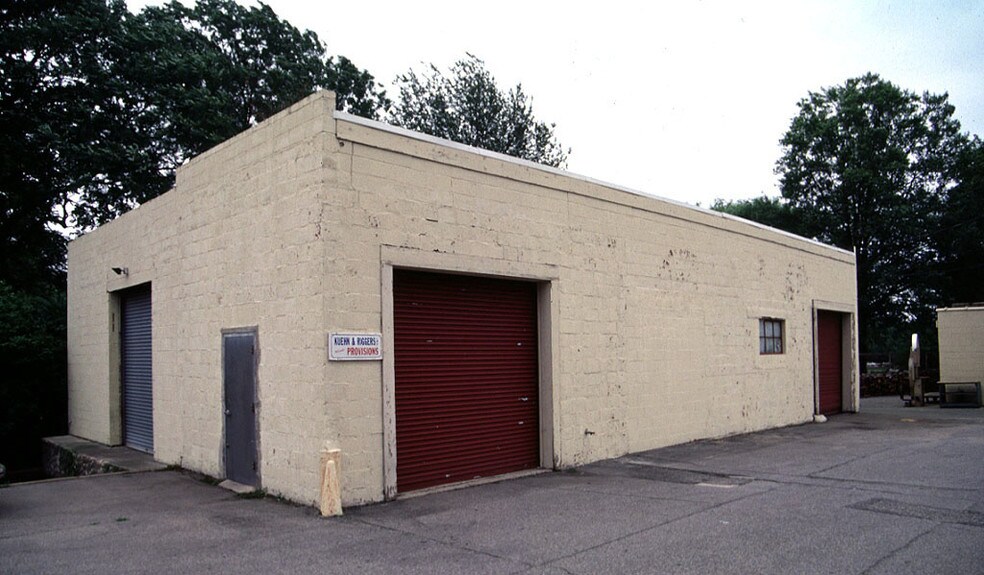 More Photos Of 2365 Milburn Ave, Baldwin Distribution For Sale