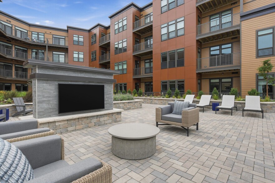 More Photos Of 1850 Glenview Rd, Glenview Apartments For Lease