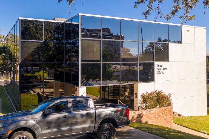 More Photos Of 4005 Banister Ln, Austin Unknown For Lease