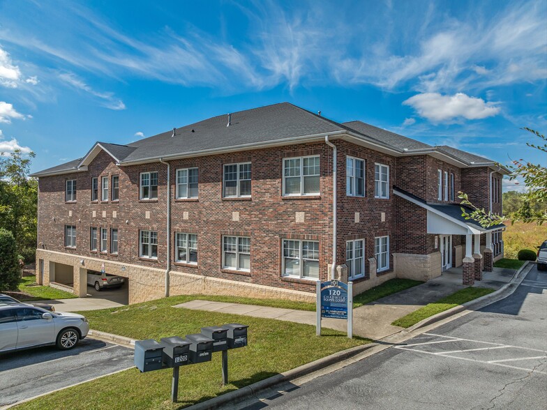 More Photos Of 120 Chadwick Square Ct, Hendersonville Medical For Lease