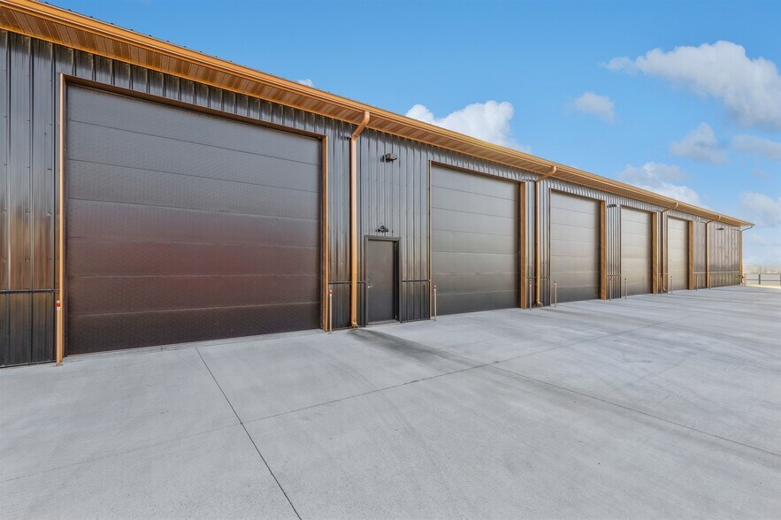 More Photos Of 33083 Ute Ave, Waukee Flex For Sale