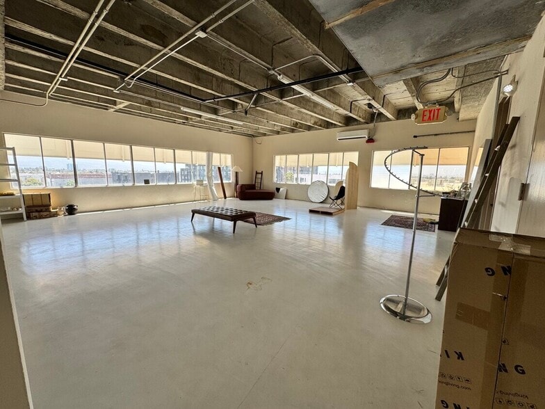 More Photos Of 515 N Sycamore St, Santa Ana Office For Lease
