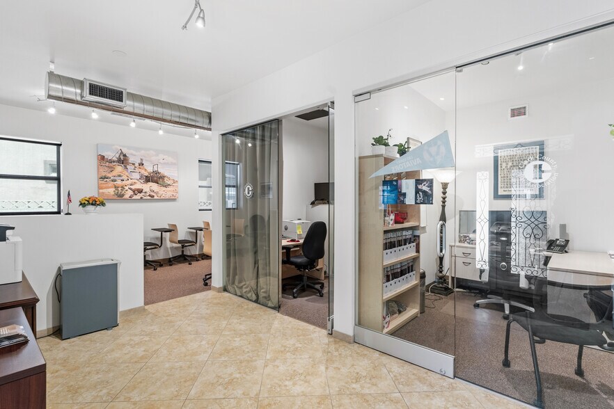 More Photos Of 717 S 8th St, Las Vegas Office For Sale