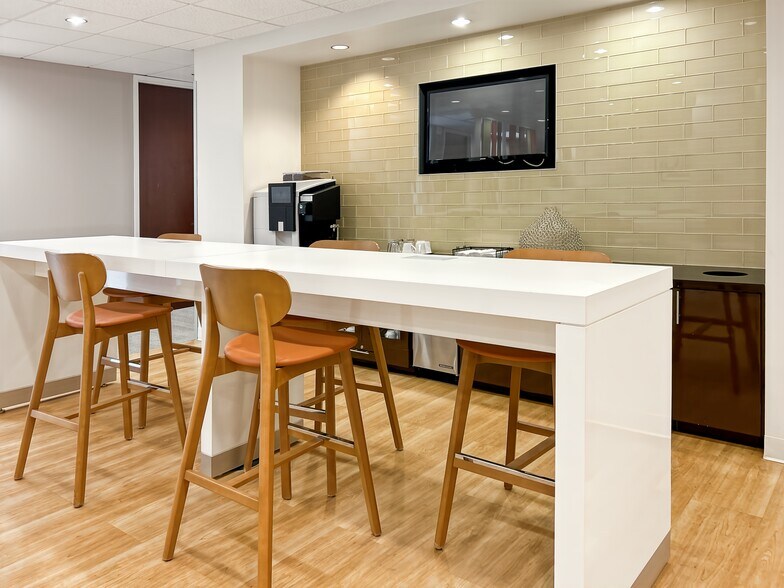 More Photos Of 260 Peachtree St NW, Atlanta Coworking Space