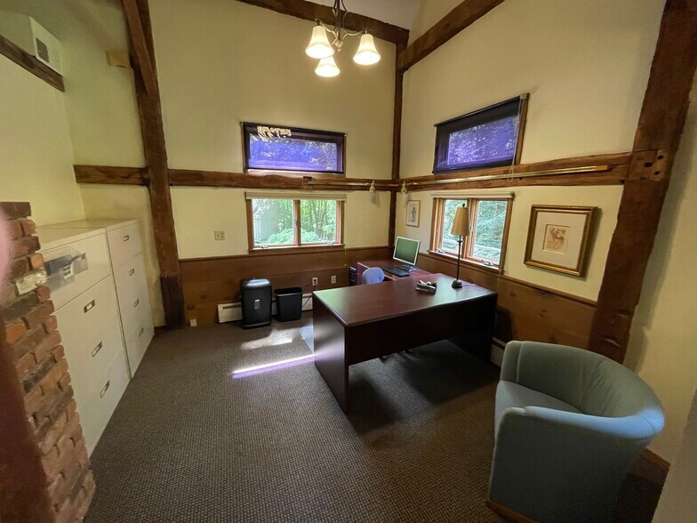 More Photos Of 167 Baxter Rd, Storrs Mansfield Office For Sale