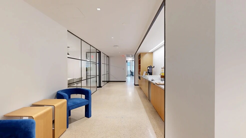 More Photos Of 530 Fifth Ave, New York Coworking Space