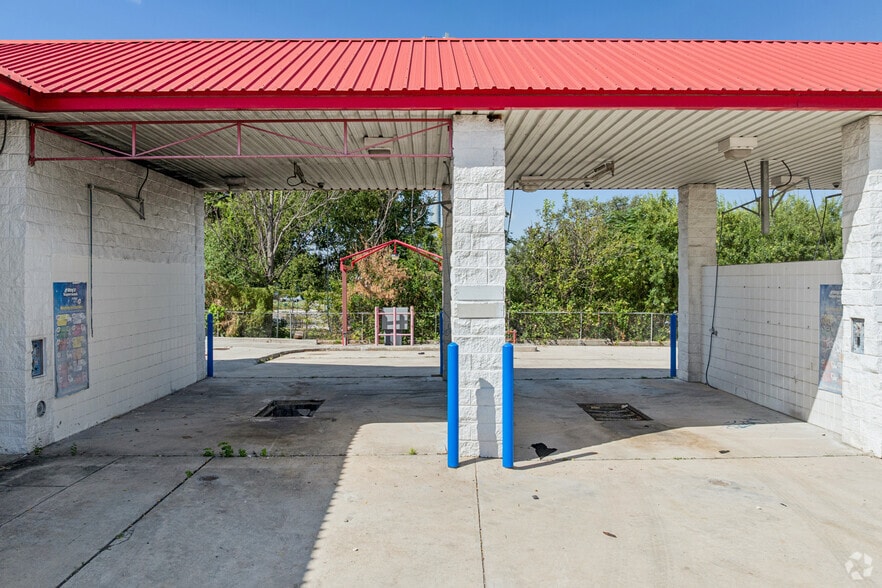 More Photos Of 4950 Evers Rd, San Antonio Carwash For Sale