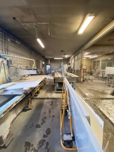 More Photos Of 3295 Royal Ave, Oceanside Warehouse For Sale