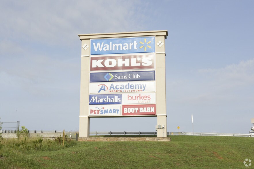 More Photos Of 225 Rolling Hills Cir, Easley Storefront Retail Office For Lease