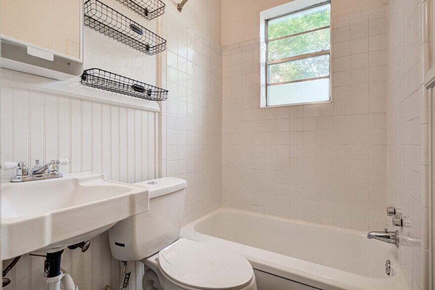 More Photos Of 408 Chautauqua Ave, Norman Multifamily For Sale