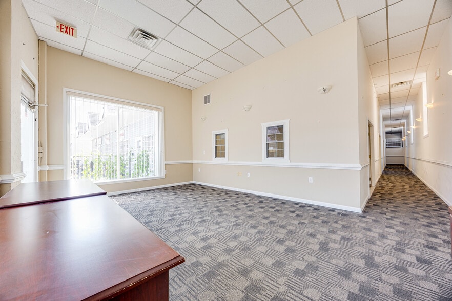 More Photos Of 30 E Main St, Luray Office For Sale