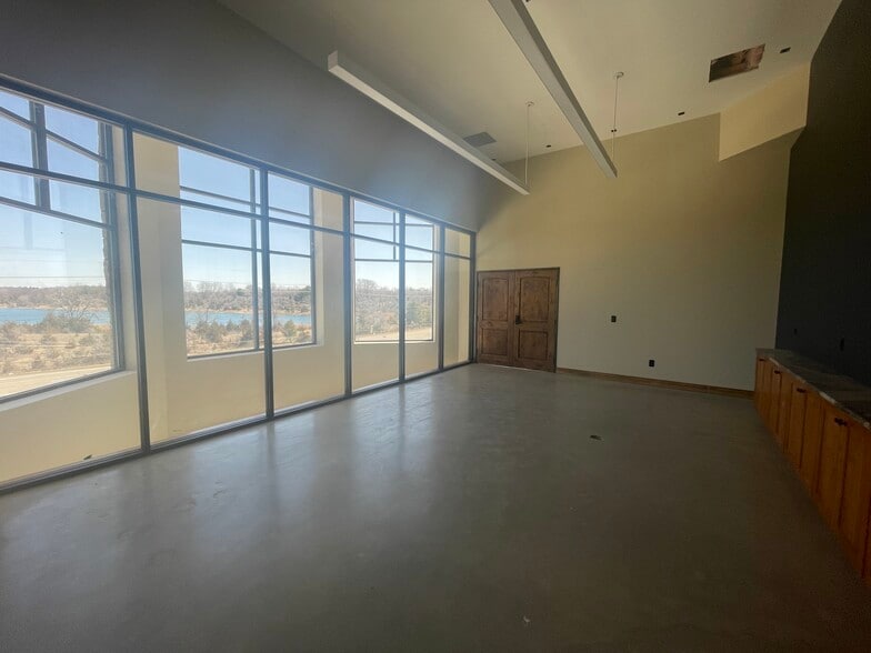 More Photos Of 12877 Emerson Dr, Brighton Flex For Sale