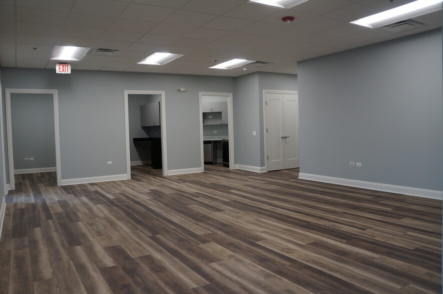 More Photos Of 600 Enterprise Dr, Oak Brook Medical For Lease