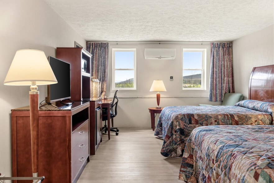 More Photos Of 6920 Motor Inn Dr, Huntingdon Hotel For Sale
