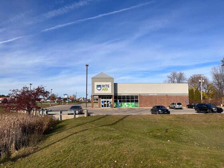 More Photos Of 939 Us Highway 31 S, Traverse City Drugstore For Sale