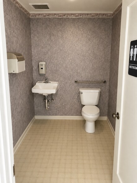 More Photos Of 4981 9th St, Mariposa Funeral Home For Sale