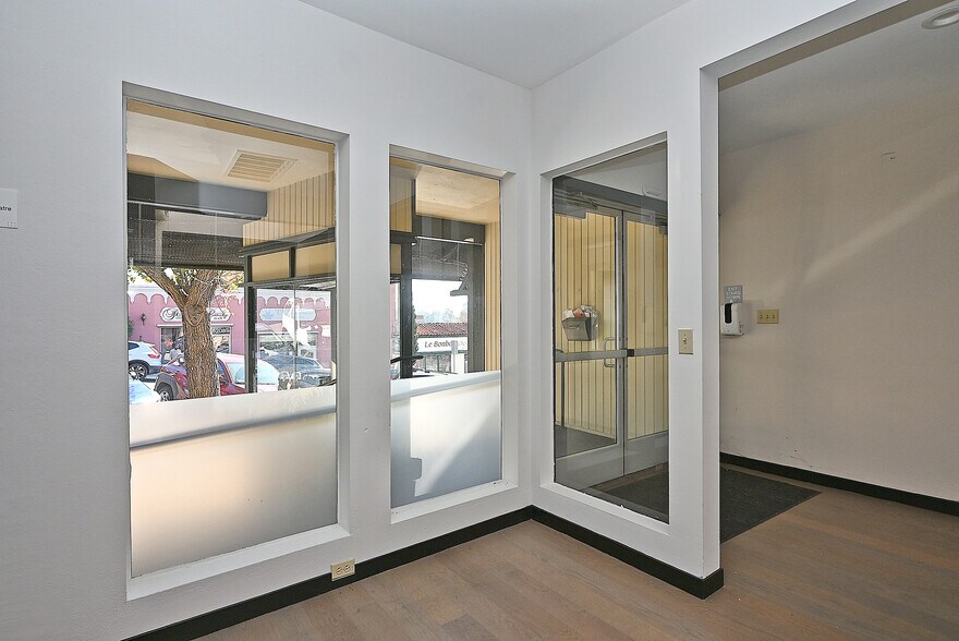 More Photos Of 6211 La Salle Ave, Oakland Storefront Retail Office For Lease