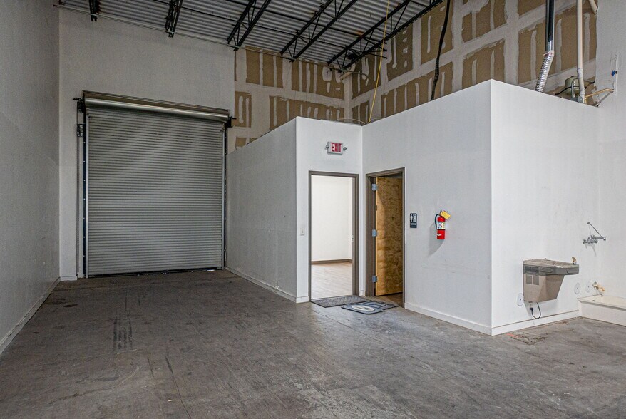More Photos Of 12301 Rojas Dr, El Paso Light Distribution For Sale