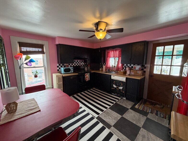More Photos Of 138 W Main St, Ligonier Township Storefront Retail Residential For Sale