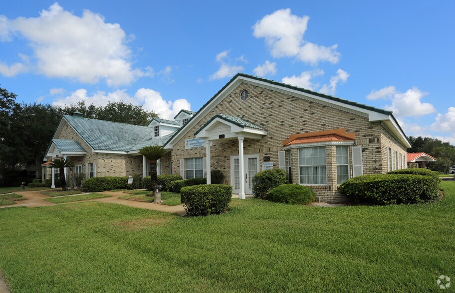 Primary Photo Of 901 E Oak St, Kissimmee Medical For Lease