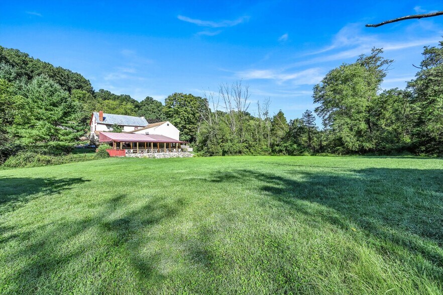 More Photos Of 3790 Morgantown Rd, Mohnton Restaurant For Sale