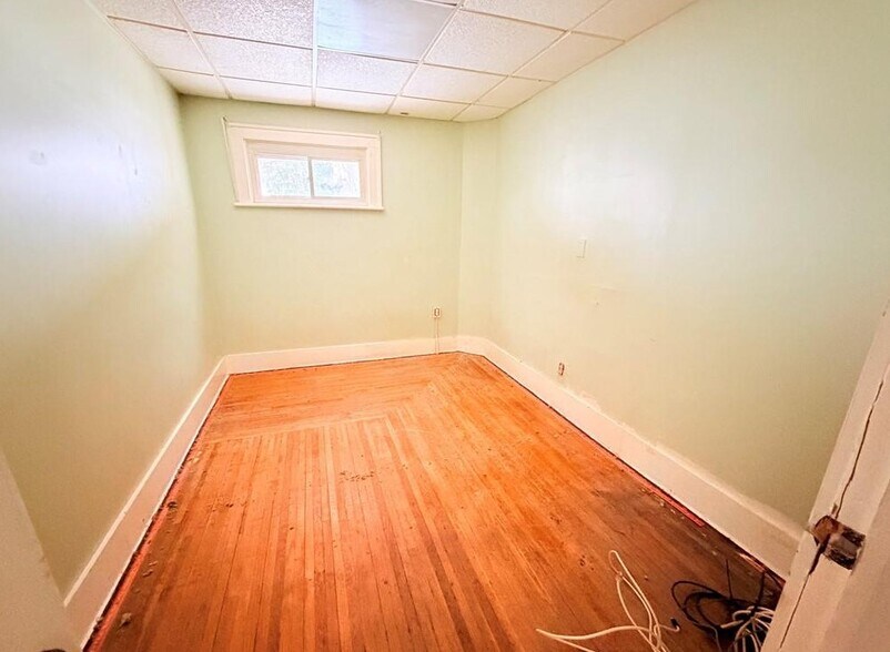 More Photos Of 87 Lake St, Hamburg General Retail For Sale