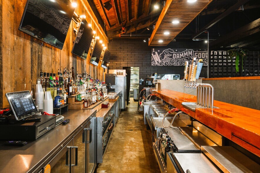 More Photos Of 151 River St, Elk Rapids General Retail For Sale