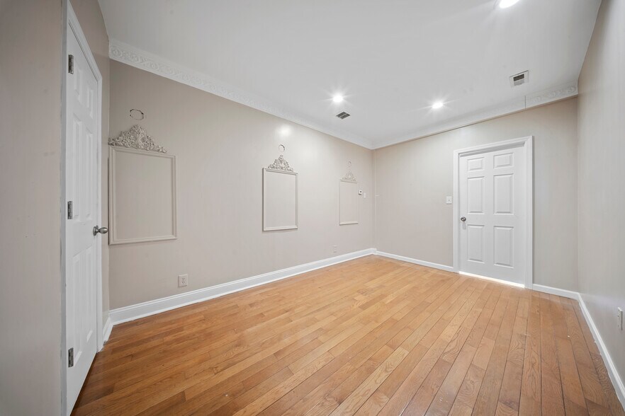 More Photos Of 200-17 Linden Blvd, Saint Albans Medical For Sale